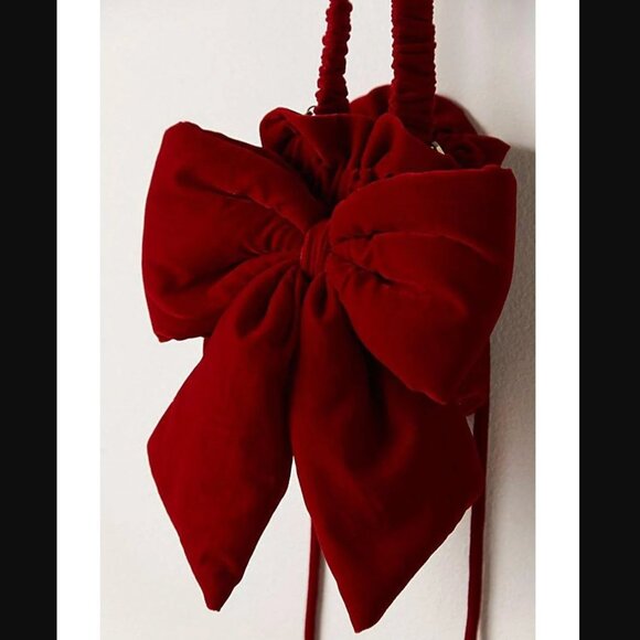 ISO Free People Belle Velvet Bow Bag in SAVVY RED - Picture 1 of 4